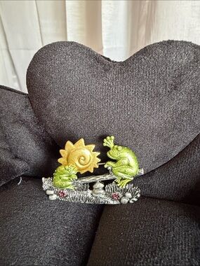 Green Frog and Gold Sun Hair Clip - DD Brand